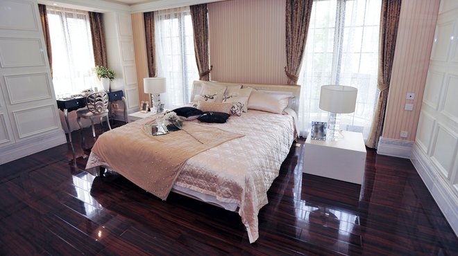 Ein Bett und viele Decken, doch wie nennt man sie? Ein Bett und viele Decken, doch wie nennt man sie?