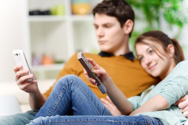 Hört das Handy zu, wenn Sie fernsehen? Hört das Handy zu, wenn Sie fernsehen?