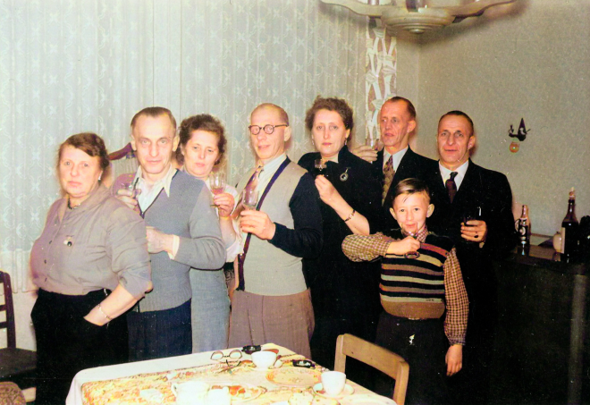 Meine Familie beim Feiern in den frühen Fünfzigern